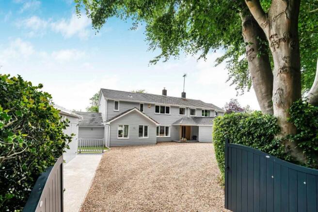 5 bed property, in Kingwood Common, £1,750,000