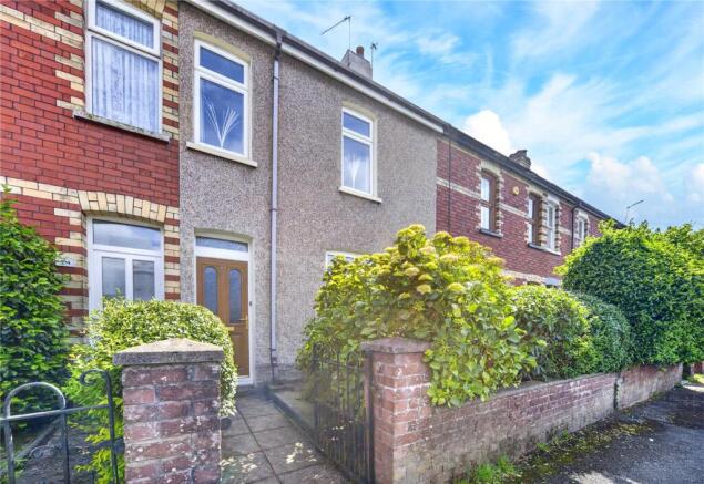 2 bed property, in Glan-y-Nant Terrace, £250,000