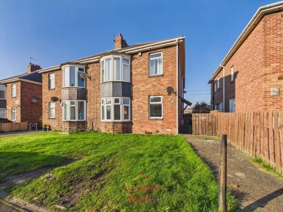 2 bed property, in Wellington Road, £30,000