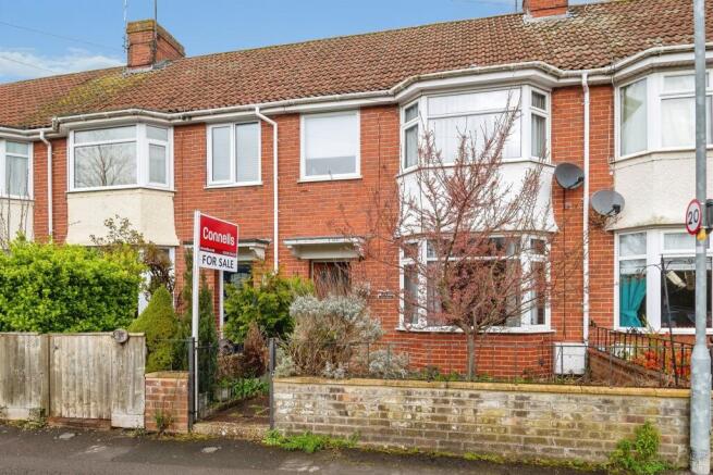 3 bed property, in Innox Road, £270,000