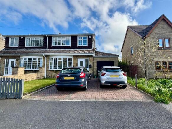 3 bed property, in Foster Park Road, £235,000