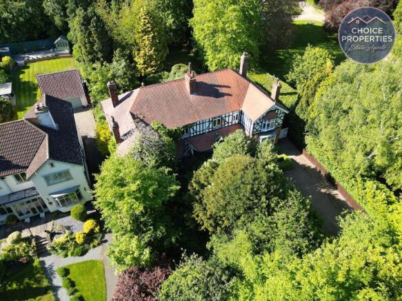 6 bed property, in St. Marys Lane, £735,000
