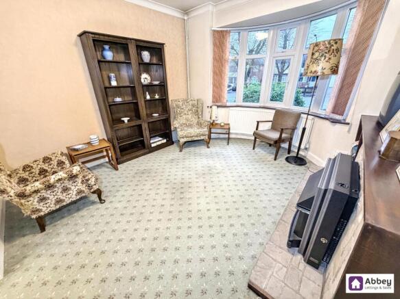 2 bed property, in Anstey Lane, £280,000