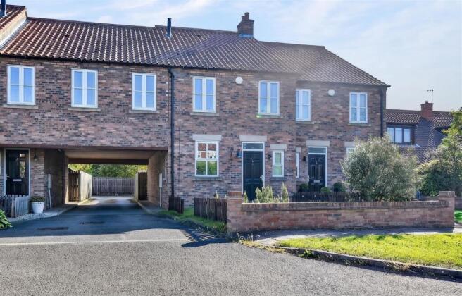 4 bed property, in Jacobs Court, £349,950