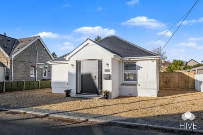 2 bed property, in Hiltom Road, £500,000