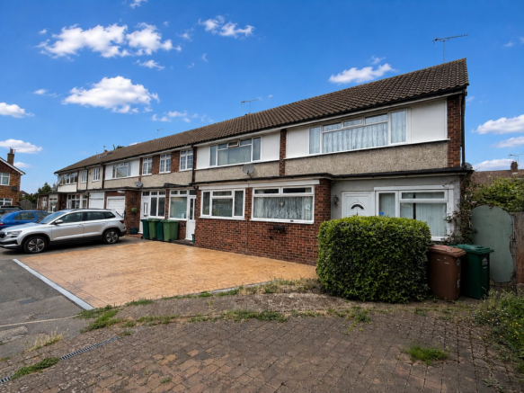 3 bed property, in Maxwell Road, £475,000