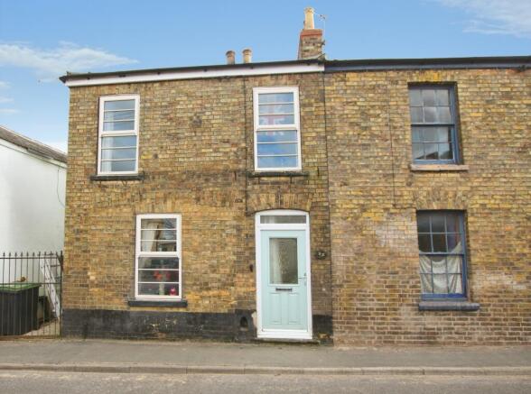 3 bed property, in High Street, £180,000