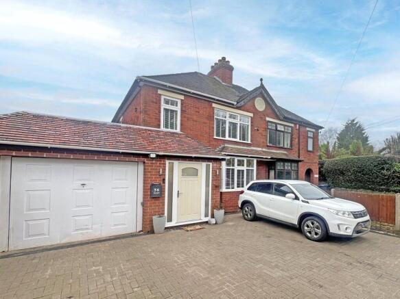 3 bed property, in Station Road, £305,000