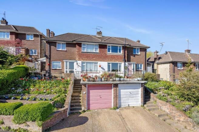 3 bed property, in Fairview Rise, £475,000
