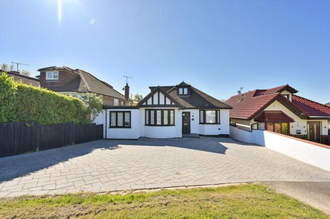 4 bed property, in Caldecote Gardens, £999,950
