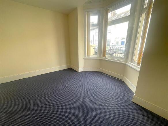 5 bed property, in Hudson Road, £315,000