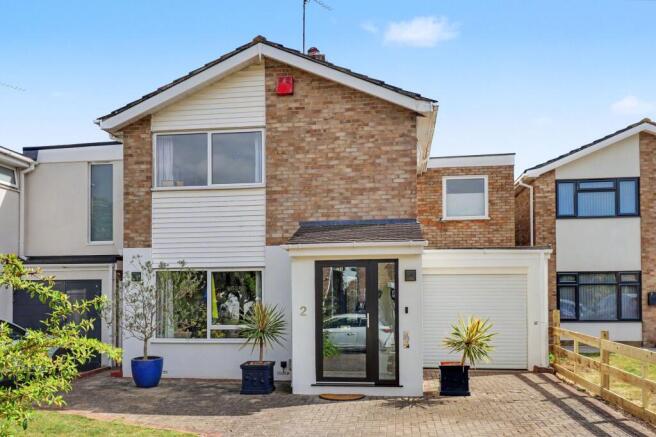 3 bed property, in Dene Gardens, £1,050,000