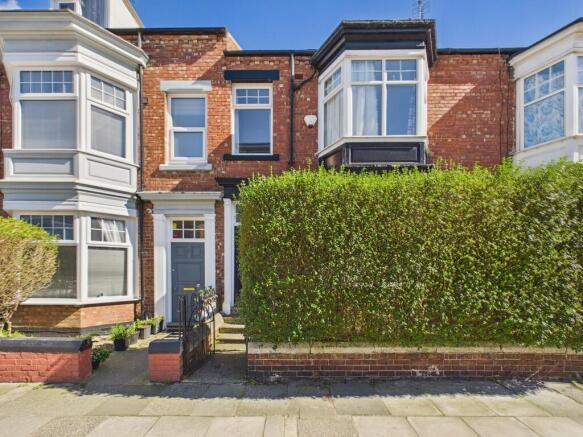 4 bed property, in Greenbank Road, £190,000