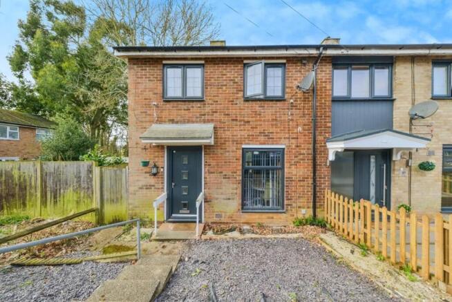 2 bed property, in Fallowfield, £290,000
