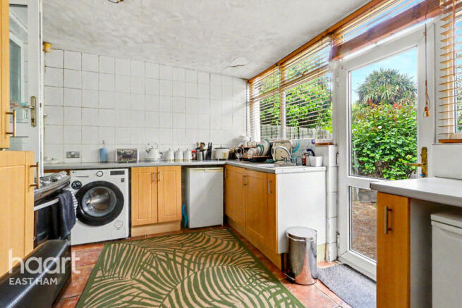 3 bed property, in Stokes Road, £450,000