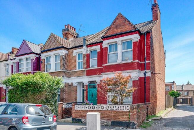 4 bed property, in Ashford Road, £875,000