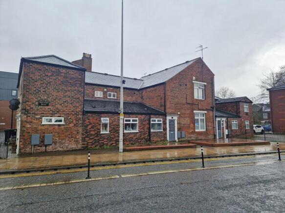 7 bed property, in Residential Investment - Theatre Mews, £925,000