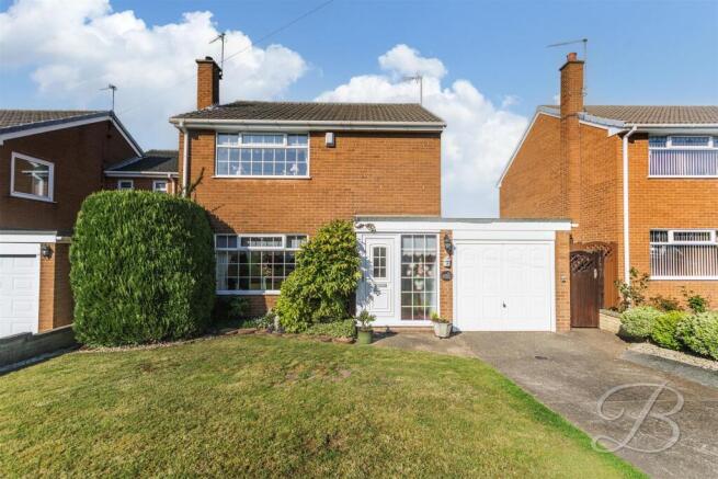 3 bed property, in Derwent Close, £265,000