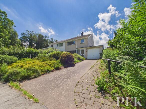 3 bed property, in Briar Rigg, £475,000