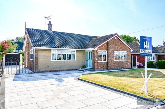 3 bed property, in Longmeadow Road, £400,000