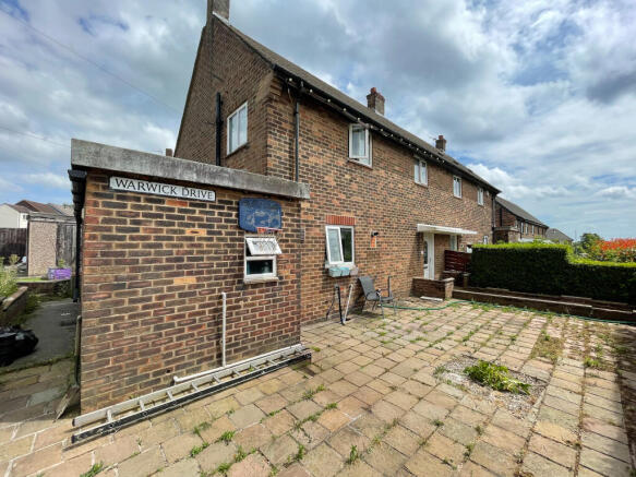 3 bed property, in Warwick Drive, £170,000
