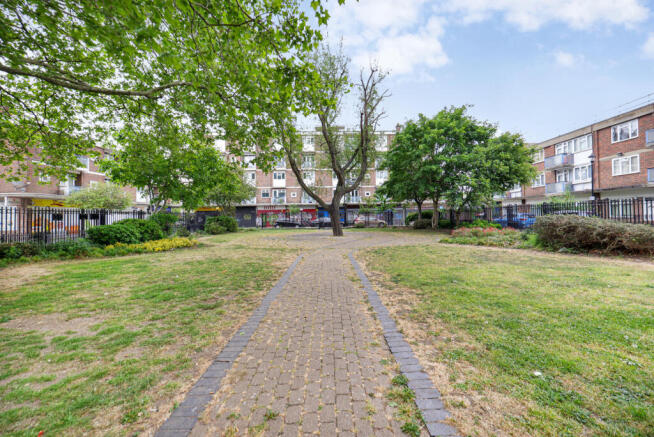 2 bed property, in Weymouth Terrace, £335,000