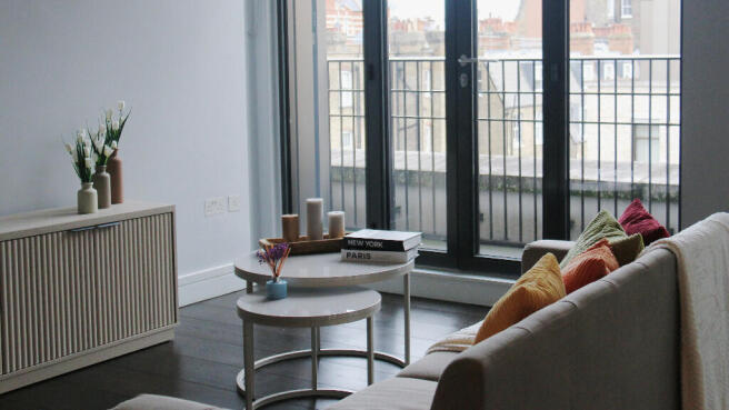 2 bed property, in Young Street, £2,375,000
