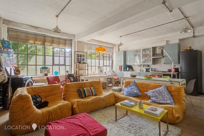 2 bed property, in Mildmay Park, £950,000
