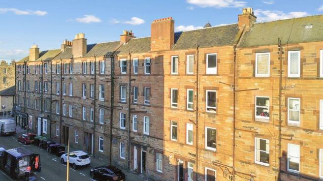 1 bed property, in 92(2f3) Restalrig Road South, £145,000
