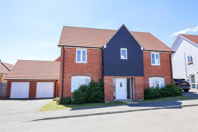 5 bed property, in Campling Street, £795,000
