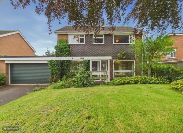 4 bed property, in Upper End, £450,000