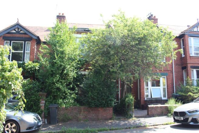 3 bed property, in Abbey Road, £250,000