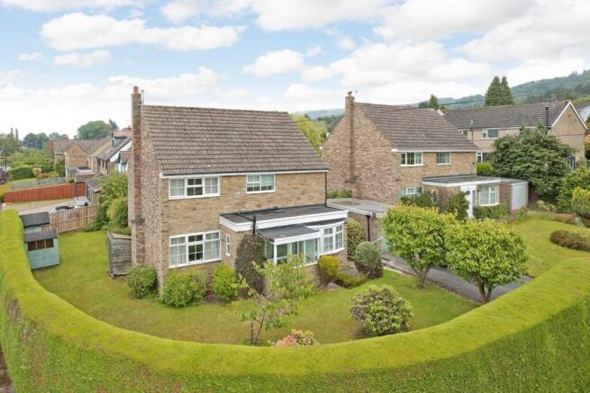 4 bed property, in Beacon Rise, £675,000