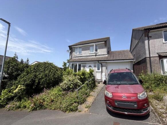 3 bed property, in Respryn Close, £235,000