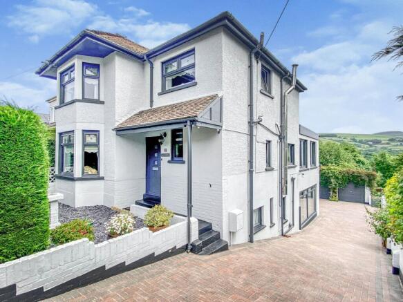 3 bed property, in Bridgend Road, £340,000
