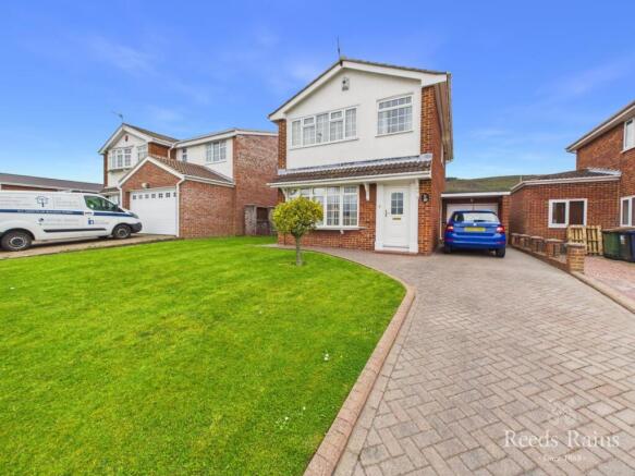 4 bed property, in 19 Eglinton Avenue, £195,000