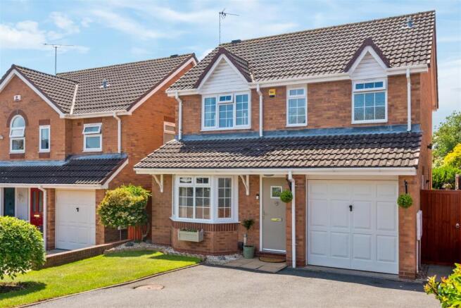 3 bed property, in Orchard Way, £299,500