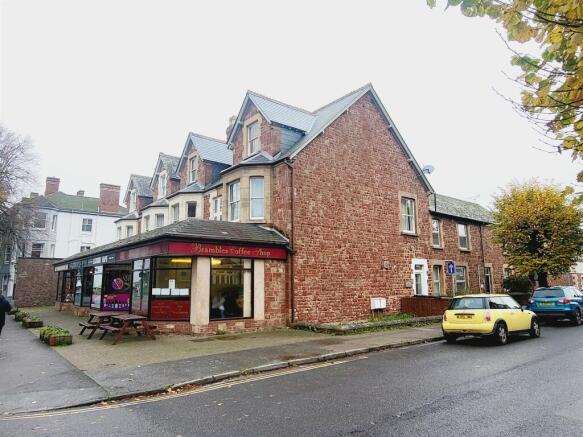 1 bed property, in Glenmore Road, £77,500