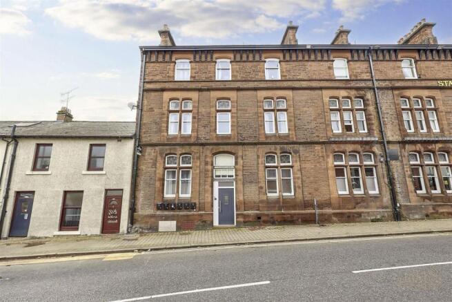 8 bed property, in Castlegate, £320,000