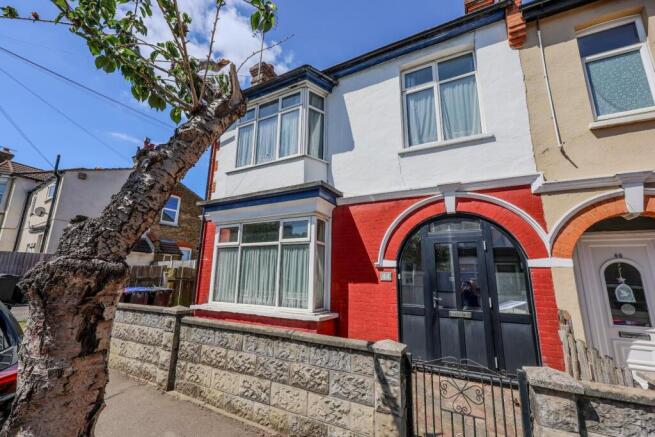 4 bed property, in Northview Drive, £395,000