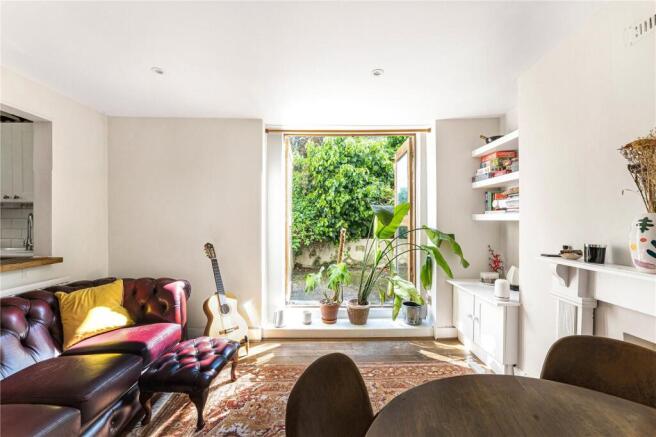 1 bed property, in Middleton Road, £475,000