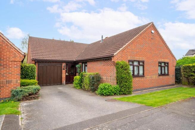3 bed property, in Mona Road, £525,000