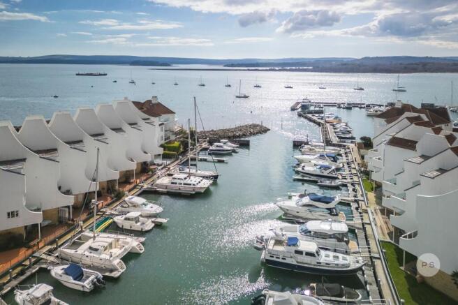 2 bed property, in Moriconium Quay, £549,950