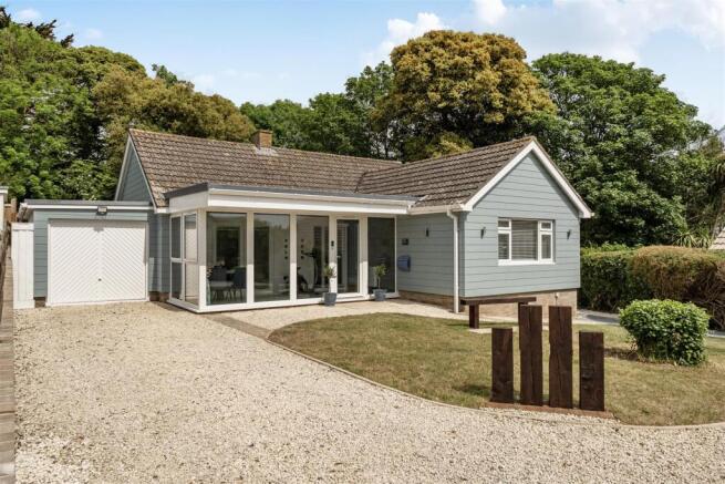3 bed property, in Norburton, £673,500