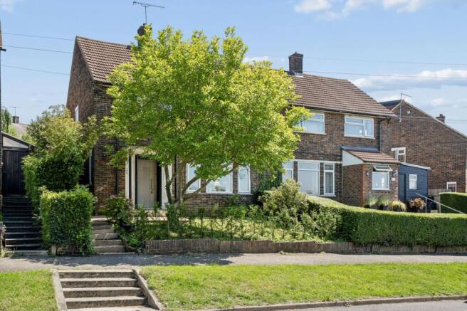 4 bed property, in Aycliffe Road, £569,000