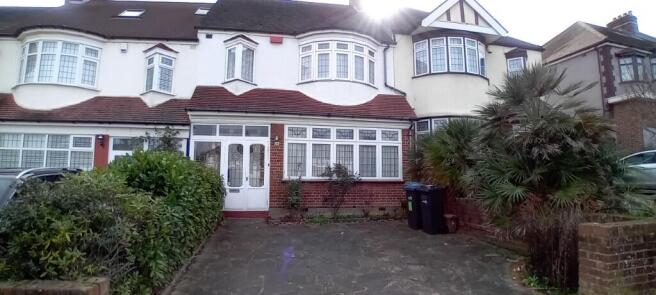 3 bed property, in Seafield Road, £699,000