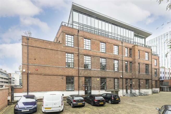 4 bed property, in Surrey Row, £1,400,000