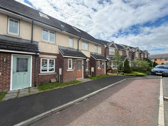3 bed property, in Cotherstone Court, £110,000