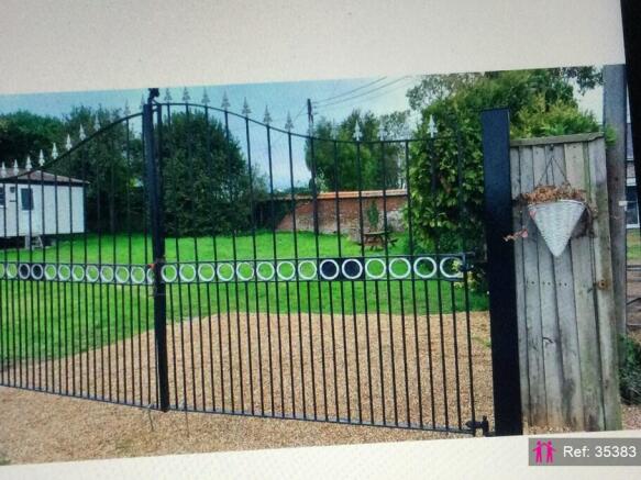 3 bed property, in A354, £229,000