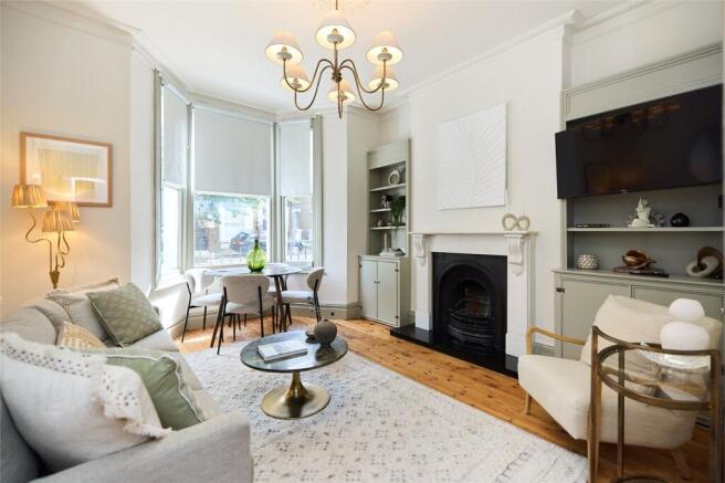 2 bed property, in Blythe Road, £625,000
